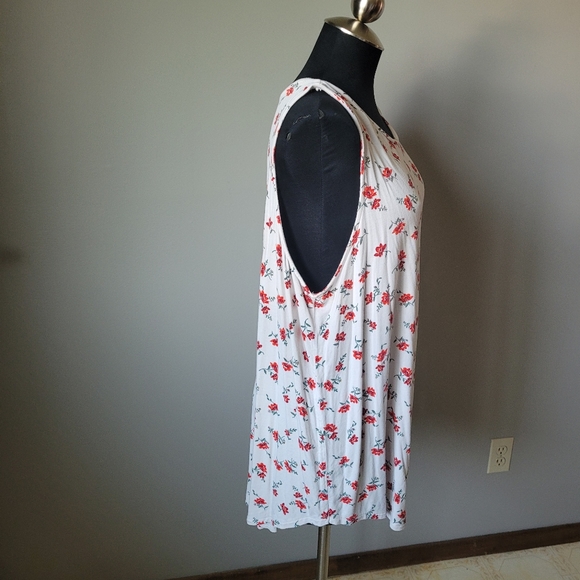 Old navy pink floral tank - Picture 7 of 7